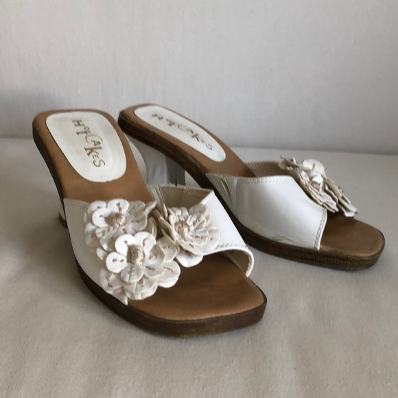 Hot Cakes White Sandals Size 8 - Picture 1 of 3